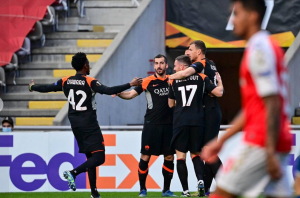 europa-league-vince-la-roma-sconfitta-amara-per-il-napoli