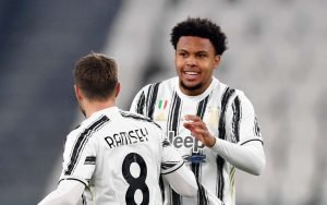 il-nuovo-centrocampo-della-juve-sta-risollevando-pirlo