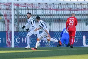 serie-b-il-lecce-sfida-lascoli-lempoli-gioca-a-monza