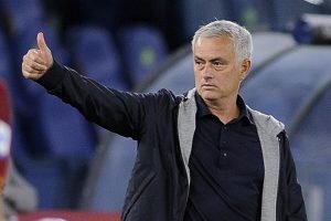 roma-mourinho-non-esiste-il-concetto-di-seconda-squadra-dobbiamo-vincere