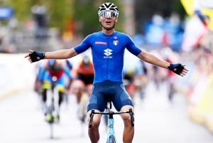 ciclismo-i-nuovi-campioni-filippo-baroncini-e-la-sua-maglia-arcobaleno
