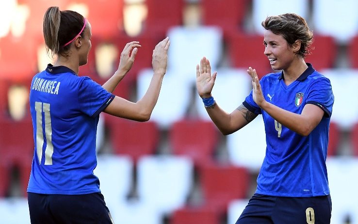 Calcio femminile: l’Italia travolge 5-0 fuori casa la Romania nelle Qualificazioni ai Mondiali