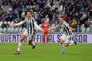 La Juventus si regala una notte da sogno: rimonta il Lione e vince 2-1 la gara d’andata dei Quarti di finale