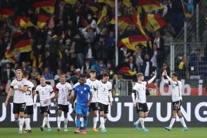 germania-bianco-ed-oro-metallizzato-per-la-maglia-dei-mondiali