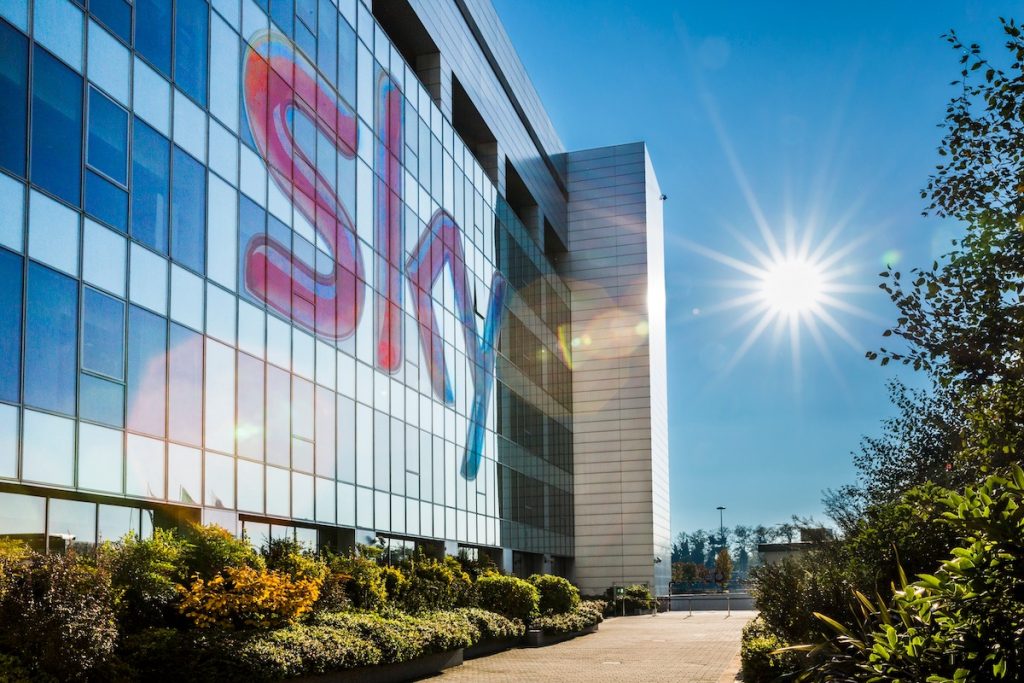 Nuova offerta Sky: sconto del 50% per TV, Cinema e Netflix