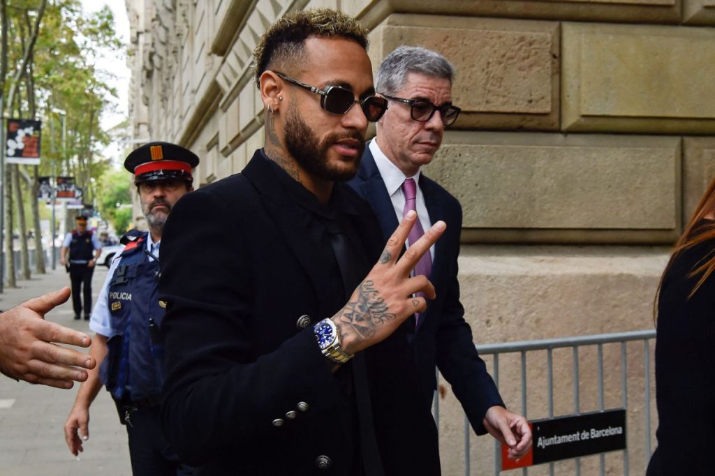 Neymar a processo a Barcellona: rischia il carcere