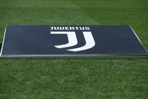 la-juventus-contro-la-violenza-sulle-donne-lanciata-campagna-con-fischietto-arancione