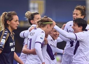 Fiorentina: 3 punti d’oro aspettando Roma-Juve. Milan di misura contro il Sassuolo. Doppietta di Chawinga, Inter ok