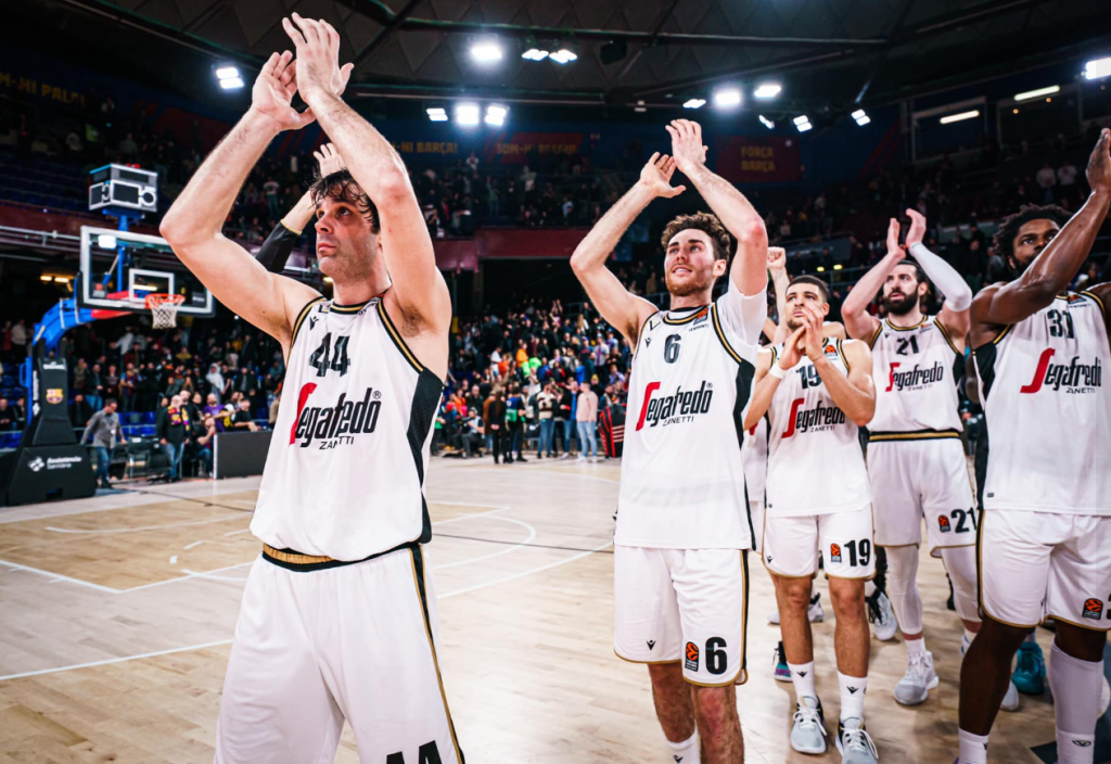 Basket, Eurolega: la Virtus Bologna vince 83-75 a Barcellona, ko l’Armani Milano