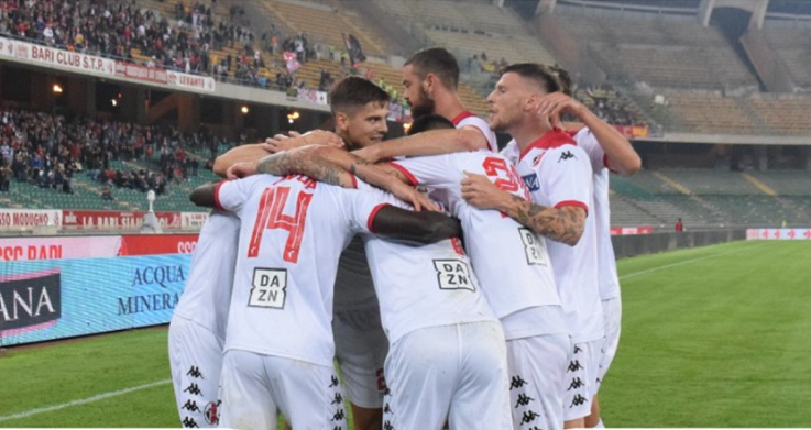 Serie B: Bari-Parma sfida di cartello