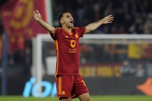 la-roma-resiste-in-dieci-finisce-in-parita-al-do-dragao