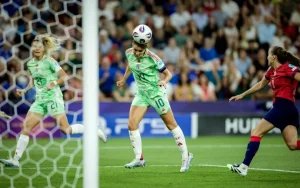 litalia-femminile-vola-in-semifinale-2-1-alla-norvegia-decisiva-una-doppietta-di-girelli